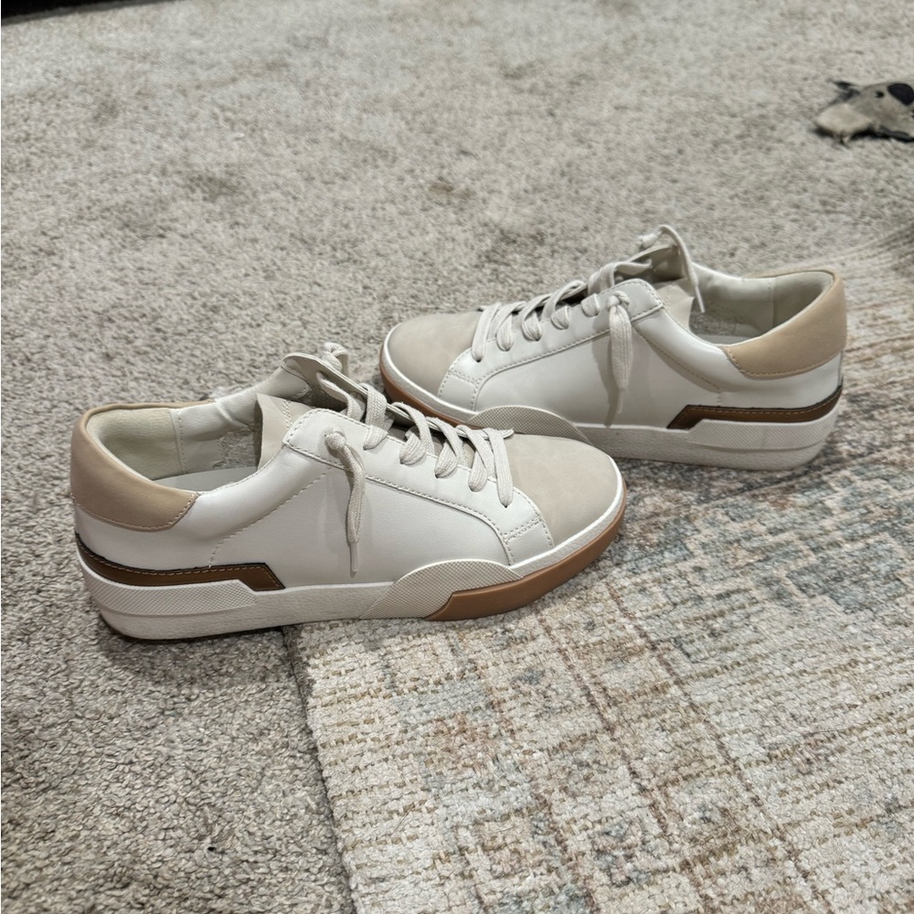 Dolce Vita Sneakers